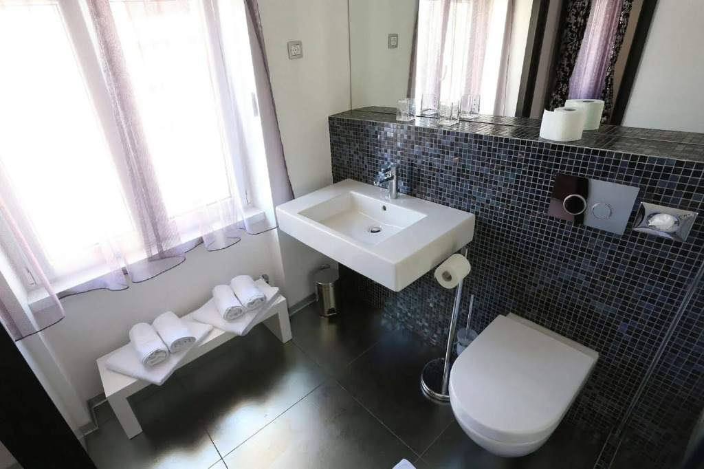 Starlight Luxury Rooms