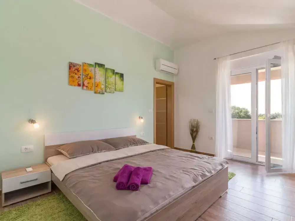Villa Lena Comfortable Holiday Residence