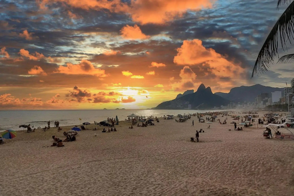 Concept Studio a 200m PRAIA de IPANEMA - Home Office Wi-Fi ilimitado 35mbps, NetFlix, Ar Condicionado, Cozinha Completa