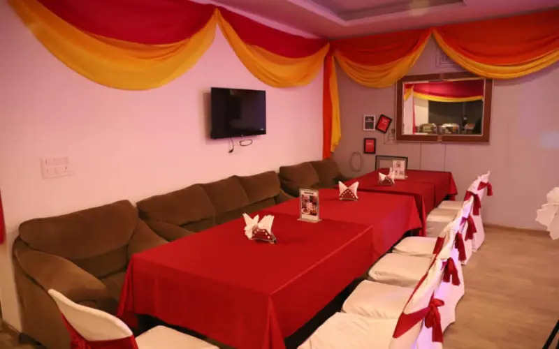 BK Studio And Rooms Near Huda City Centre