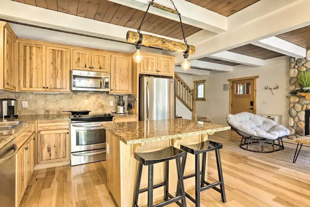 South Lake Tahoe Chalet w/ Hot Tub: By Ski & Golf!