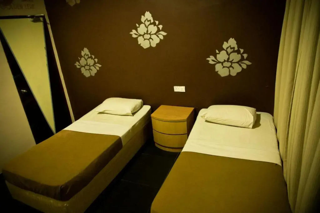 Golden Leaf Hotel Danga Bay