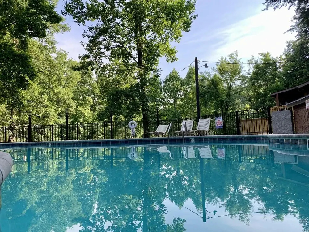 Grand Ole Mountain House: Hot Tub, Air Hockey, Arcade, Fire Pit, Nintendo Game Console