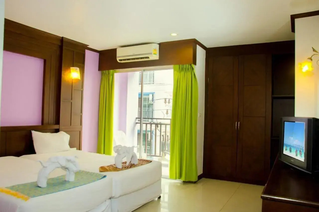 Hawaii Patong Hotel