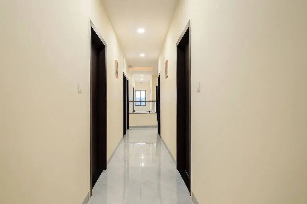 Fabhotel Capital Inn