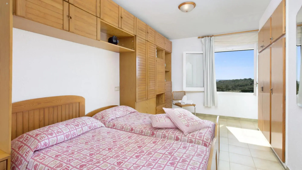 Nuri in Blanes with 5 bedrooms and 3 bathrooms
