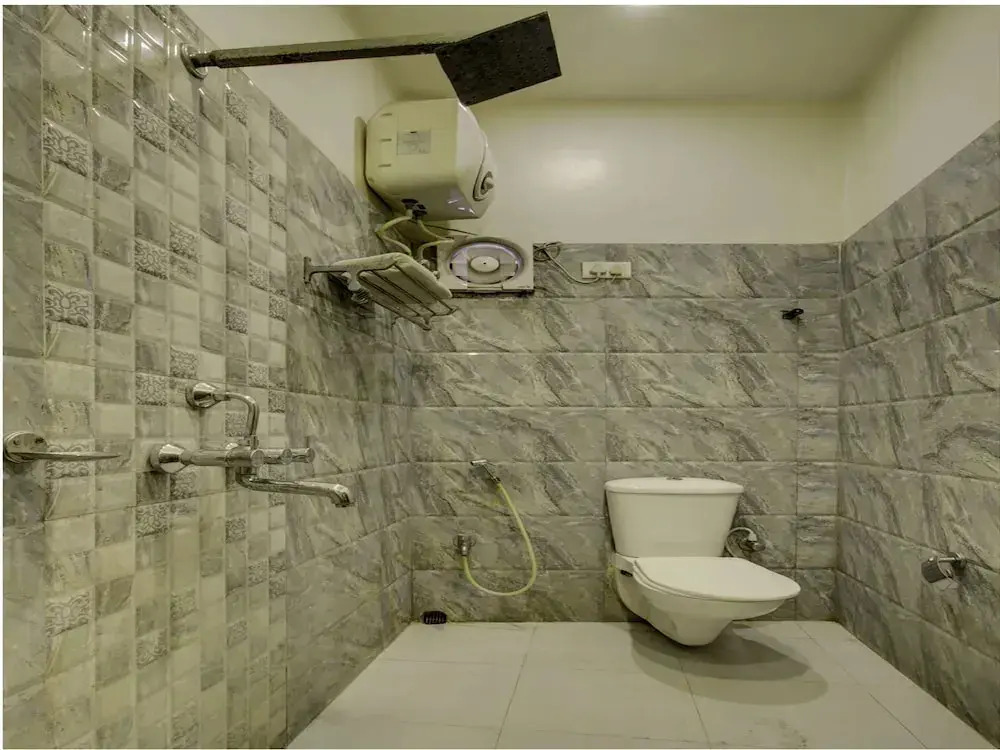 Savoy Hotel By OYO Rooms