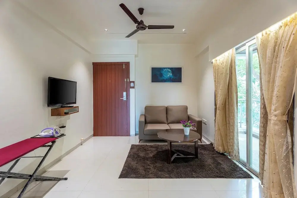 StayBird - Azure Suites, Business Hotel