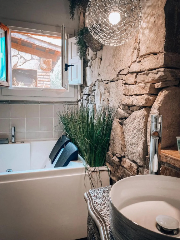 Bubble Suite Canyelles