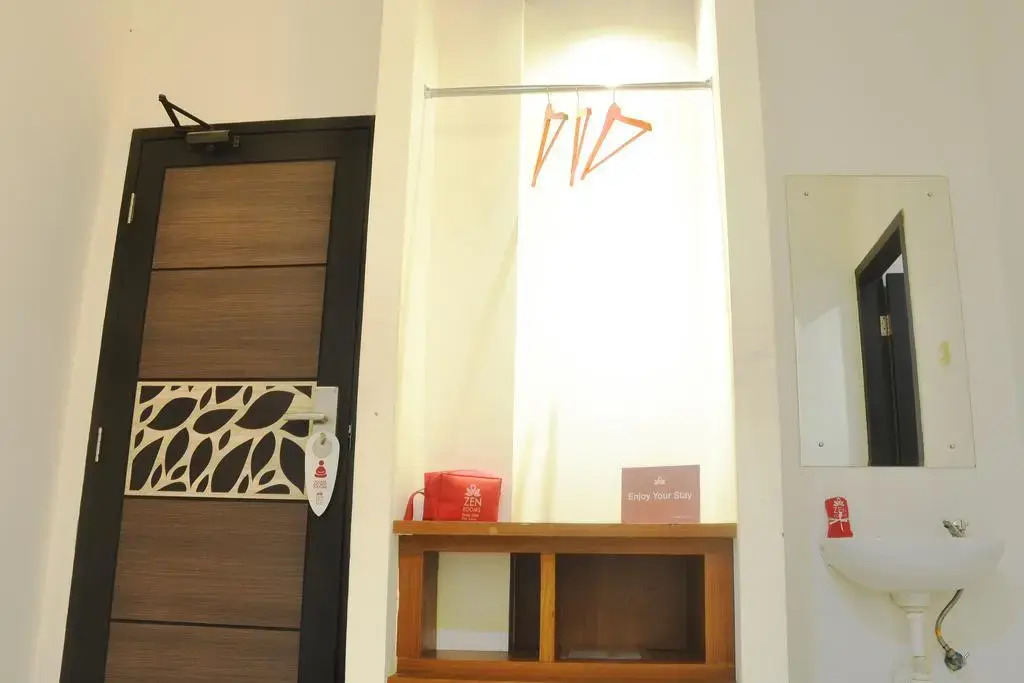 ZEN Rooms Kalimas KH Mas Mansyur