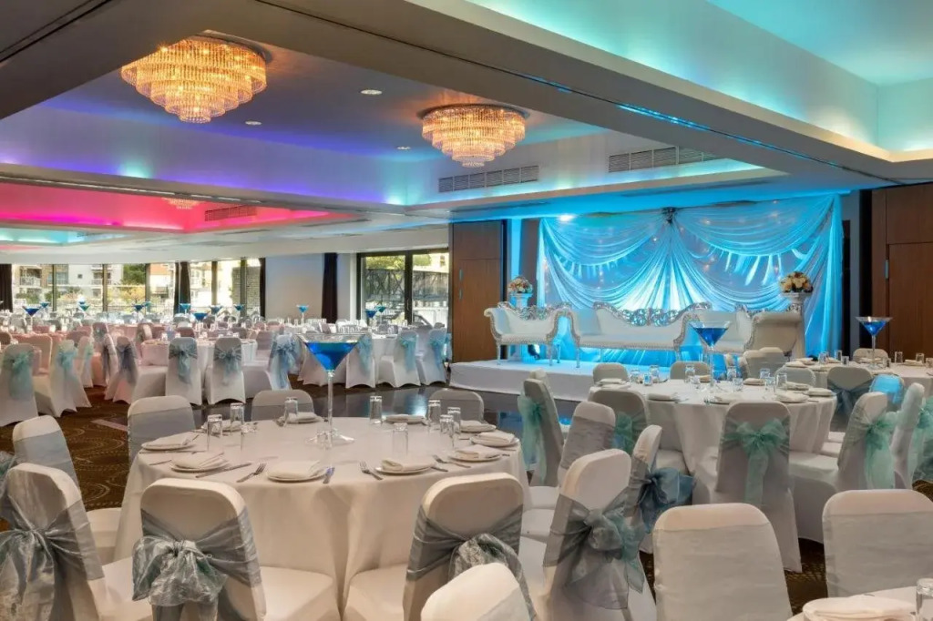 Holiday Inn London Brentford Lock by IHG