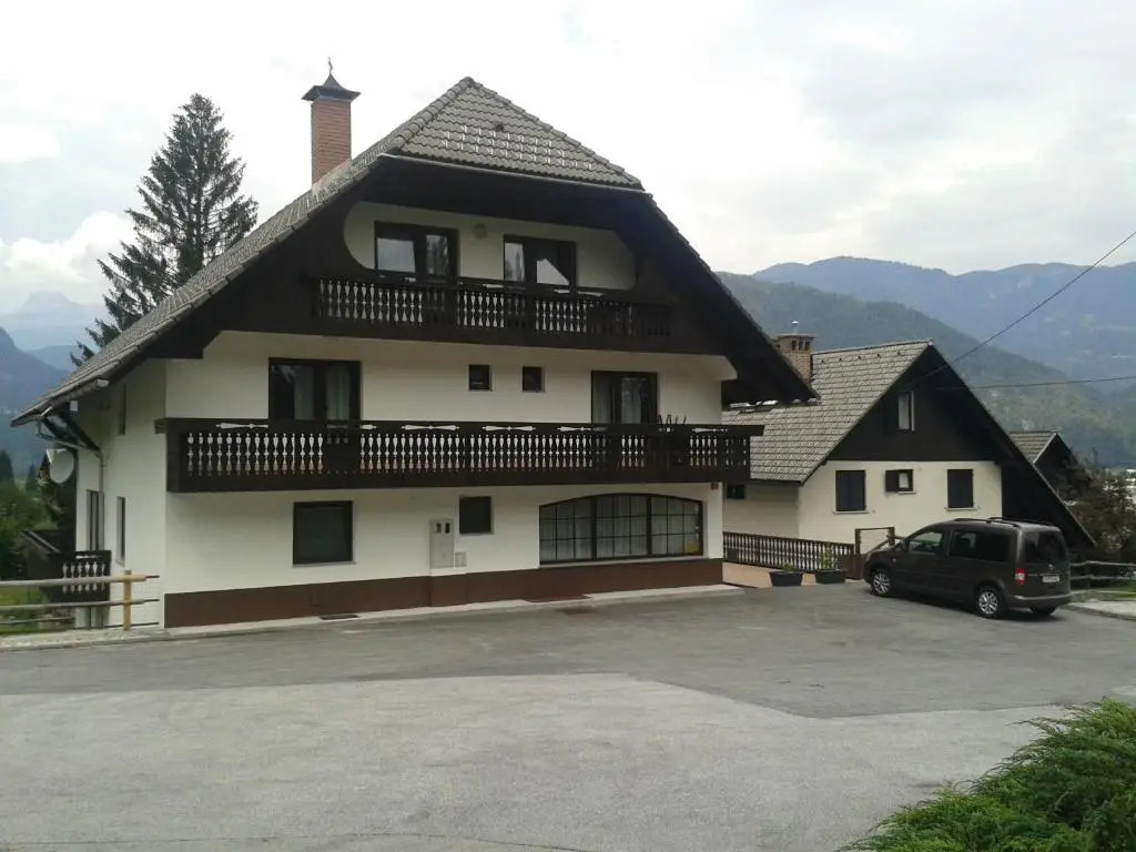 Apartments Bor