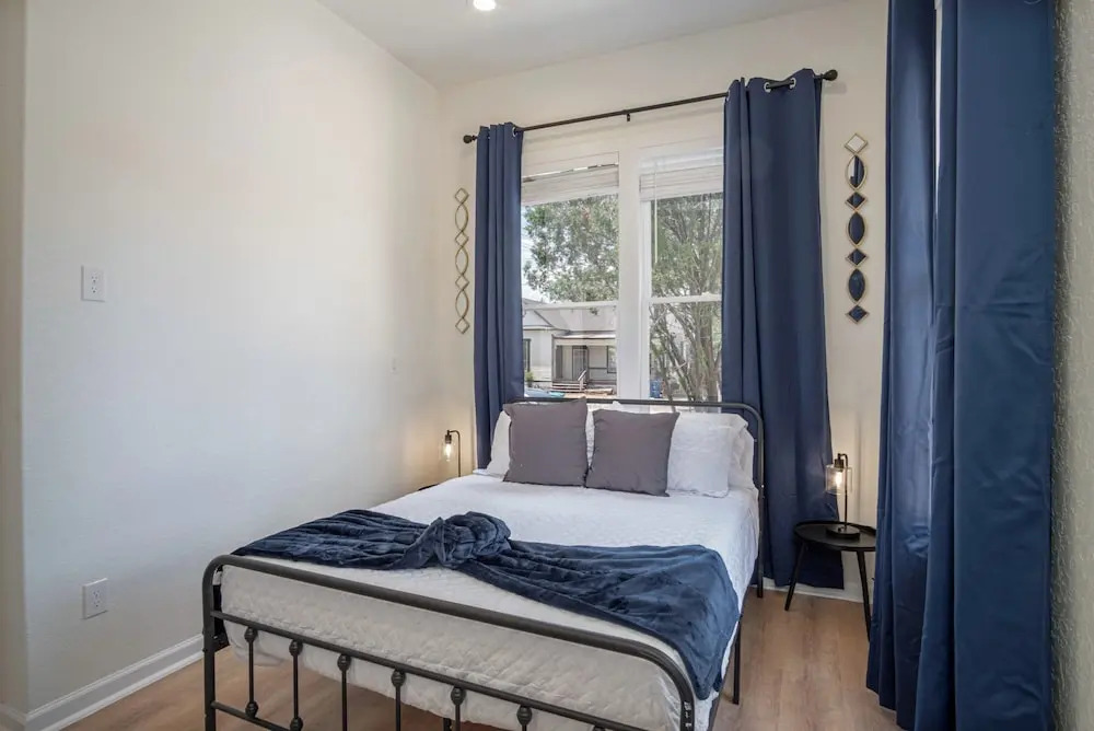 3BR 3BA Urban Escape Just Minutes From Downtown