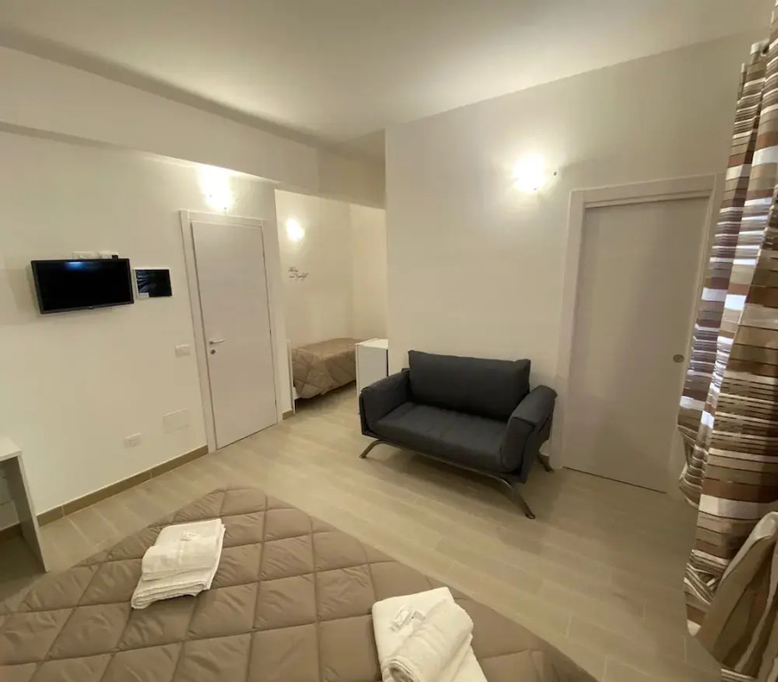 IN CENTRO ROOMS Vicino Cefalù SELF-CHEK-IN