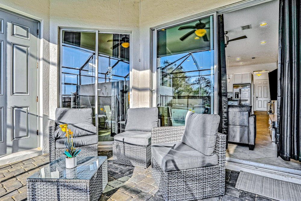 Dog-friendly Townhome With Private Pool, Screened Lanai, Fast Wifi, W/d, AC