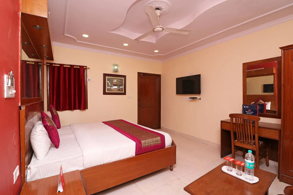 Hotel O Royal Palace