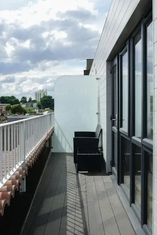 New 1bedroom serviced apartment with large balcony