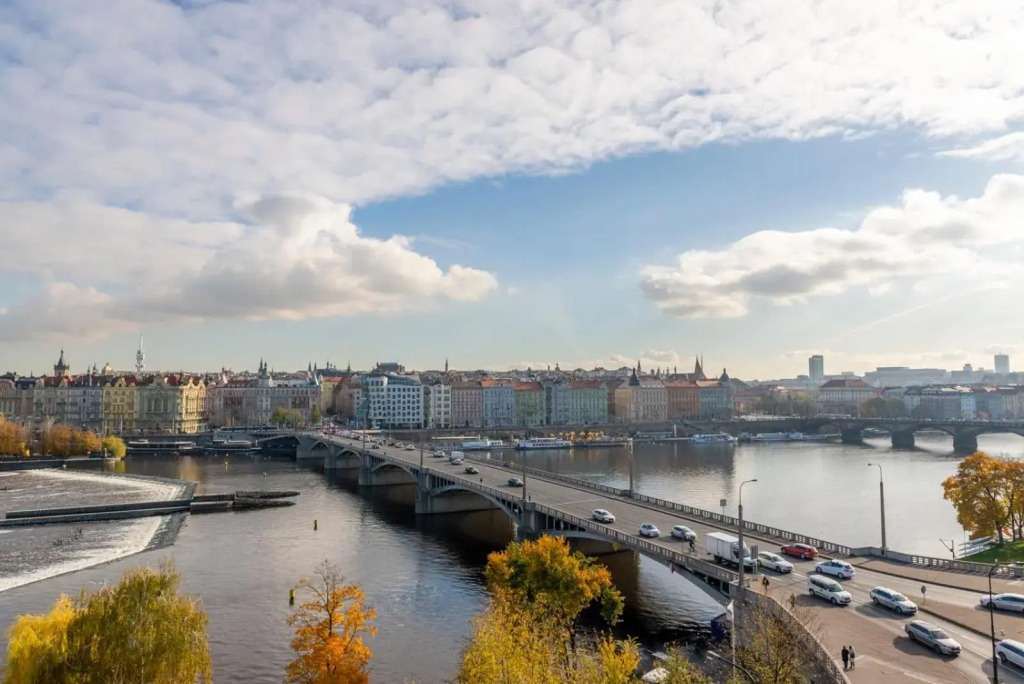 Janáčkovo nábřeží 19 - Riverside Apartments