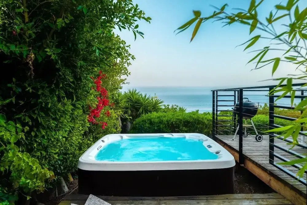 Bluff by Avantstay Gorgeous Malibu Getaway w/ Hot Tub & Spectacular Ocean Views