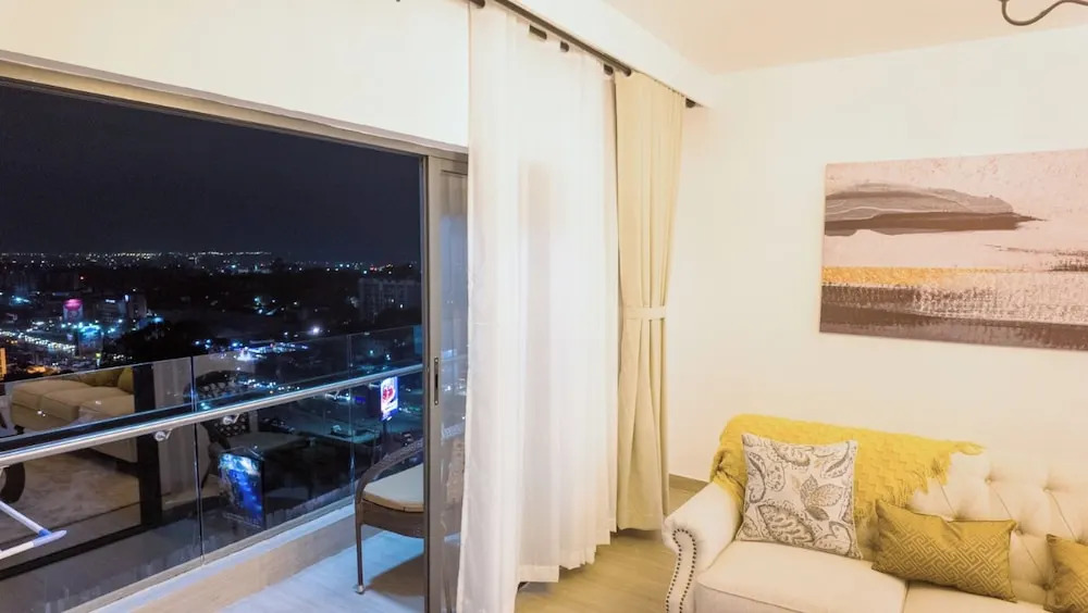Two Bedroom at Pinecrest by Karibu Stays