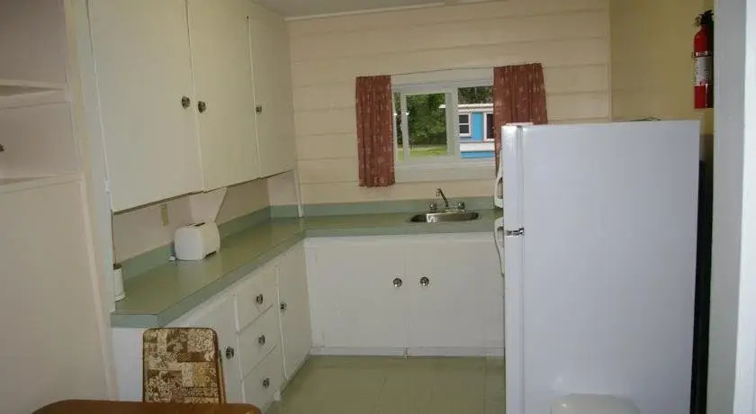Shuswap Lake Motel & Resort