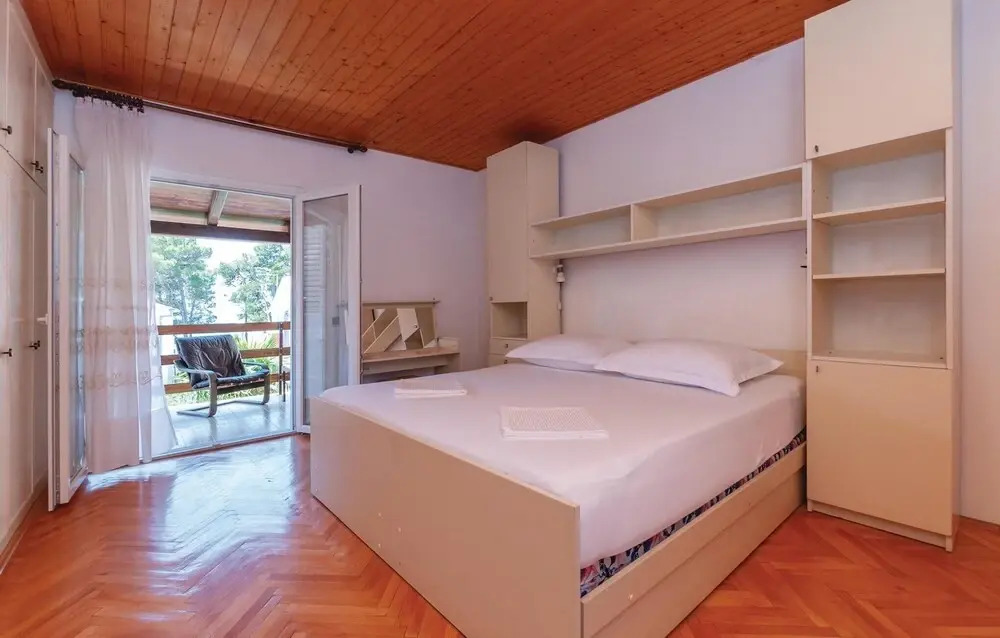 Amazing Home in Jadrija With Wifi and 2 Bedrooms