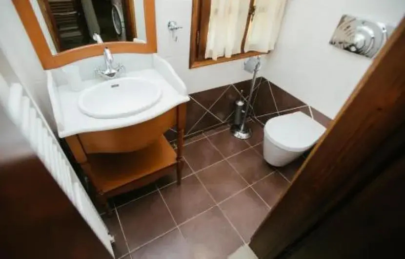 Guest House 5 Bedrooms 6 Bathrooms - Tsagkarada