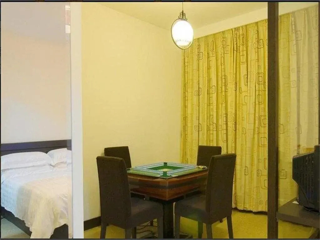 Pinghu Nine Dragon Business Hotel