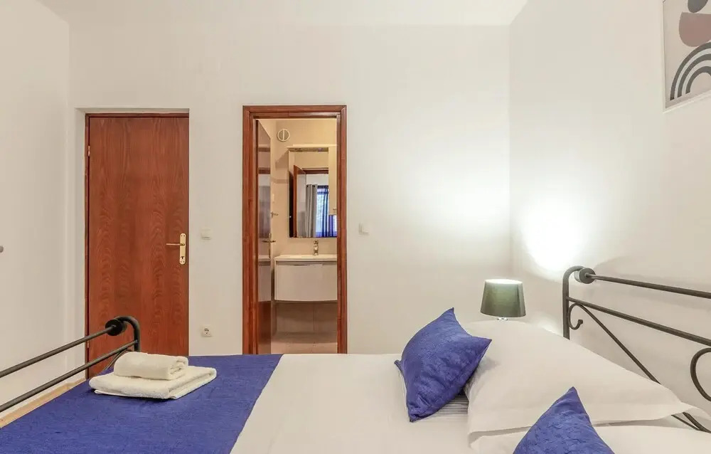 3 Bedroom Lovely Home In Blato