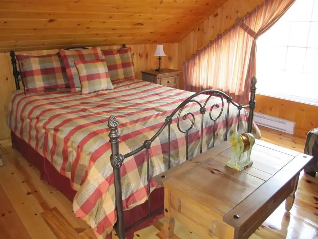 Domaine Rivière Sacacomie Chalets et Bed and Breakfast -Manoir Canergie