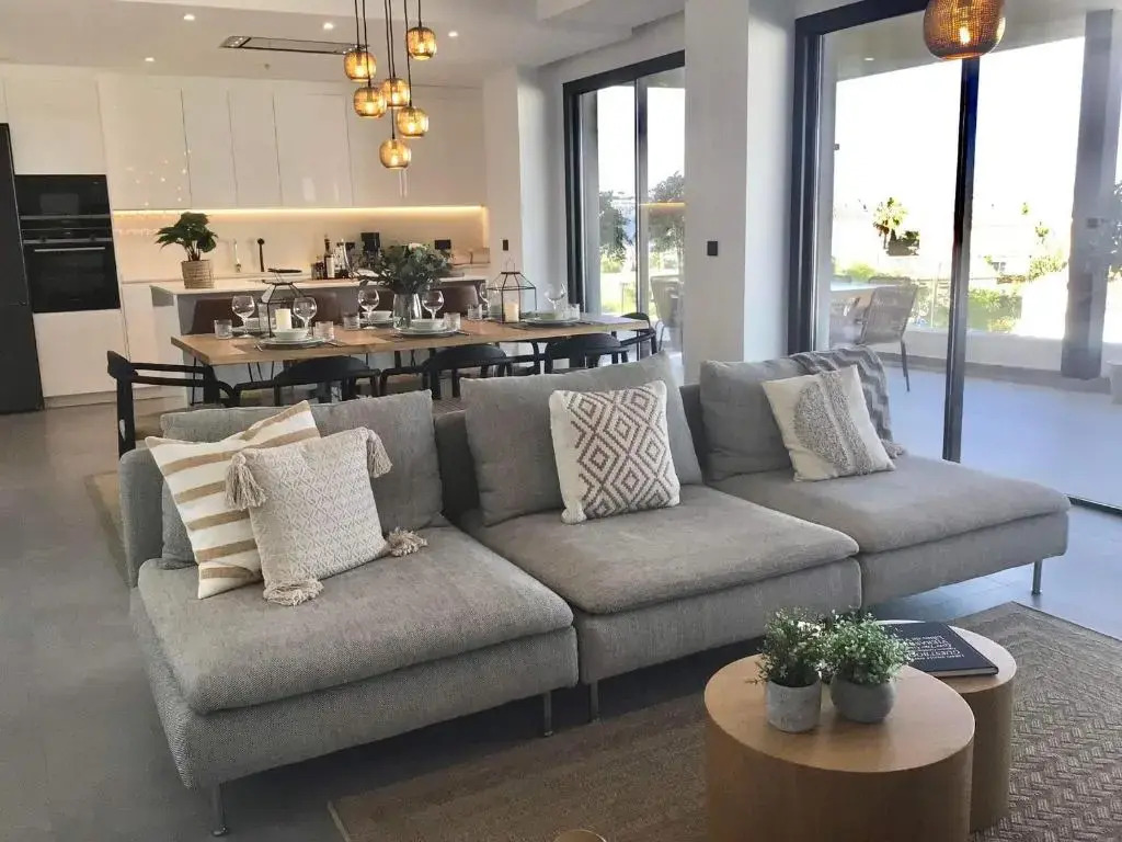 The View Luxury Vacation Apartment 5