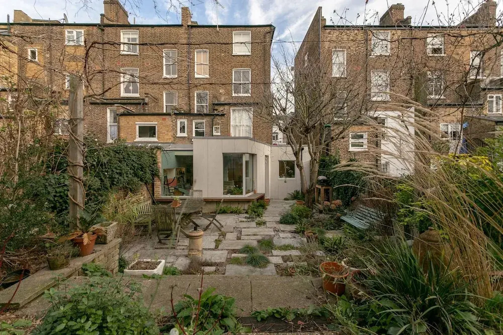 Stunning Flat In West London With A Garden