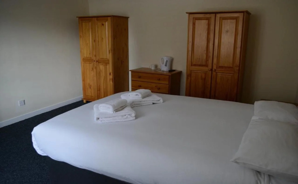 Almond House Lodge