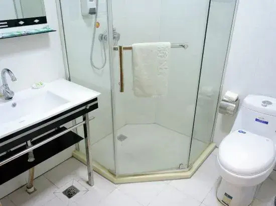 Huancheng Hotel (Huzhou Aishan Plaza Yintai Branch)