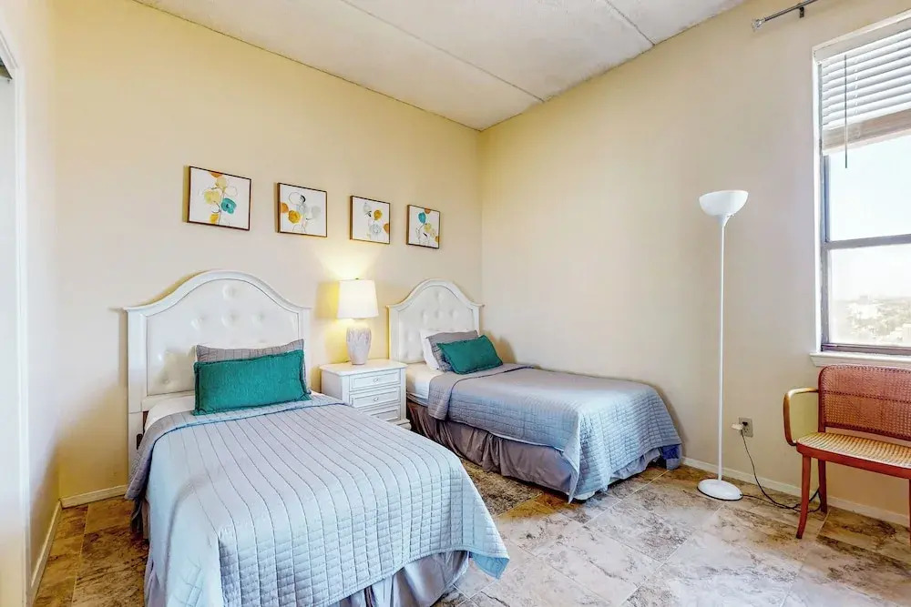 Shorefront Corner PH, 3br: Suntide III - Unit 1201