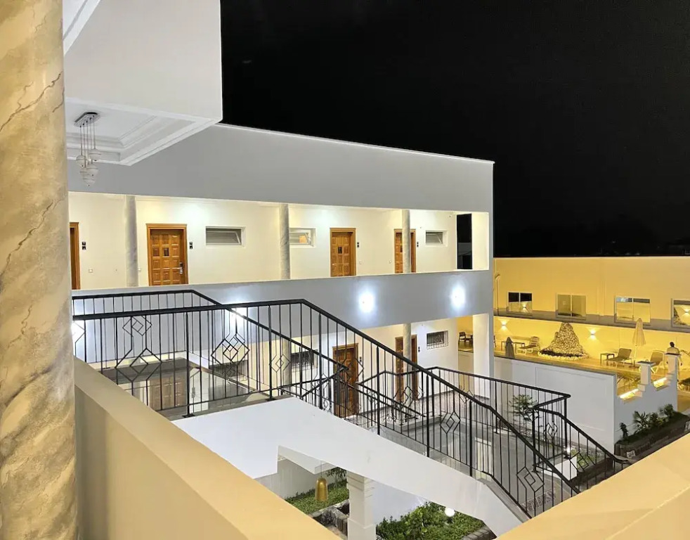 Shalom City Hotel