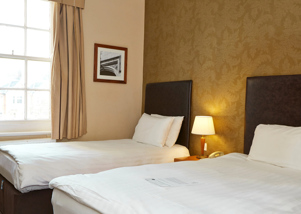 Manor Hotel by Greene King Inns