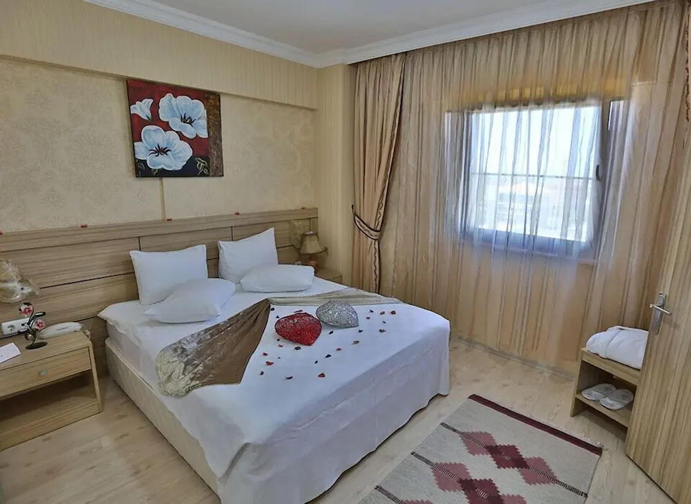 Grand Ayzek Otel