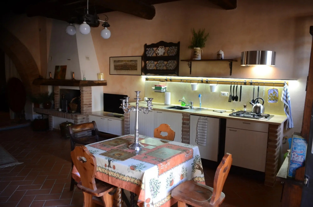 Casa Baronetta - A Cosy Apartment in a Medieval Village