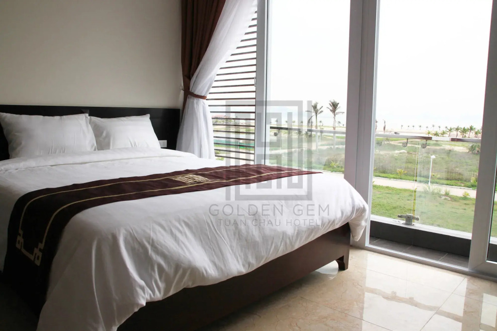 Golden Gem Tuan Chau Hotel