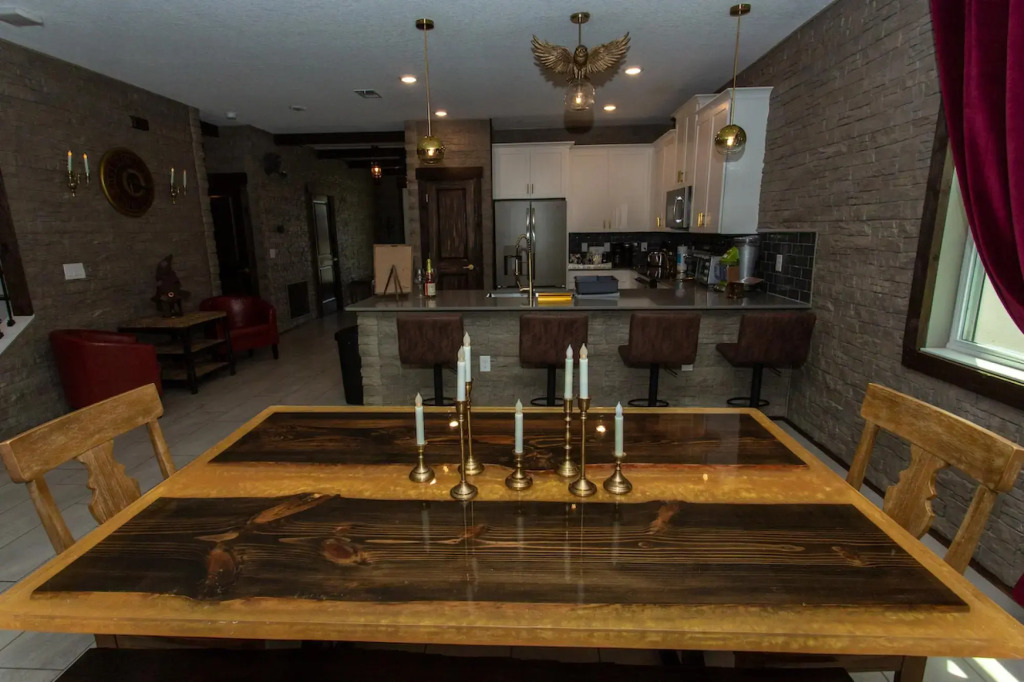 Magical Muggle Mansion Pool Spa Sleeps 23
