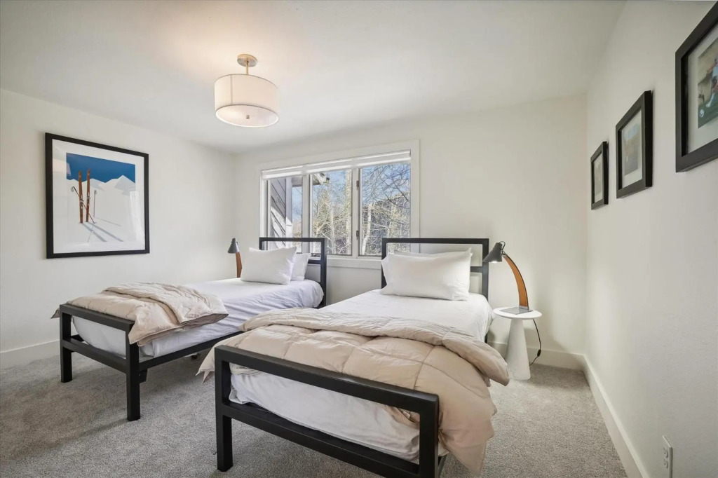 Frisco Creekside Retreat 3 Bedroom Townhouse by RedAwning