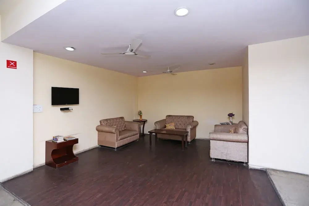 OYO 714 Hotel De Plaza