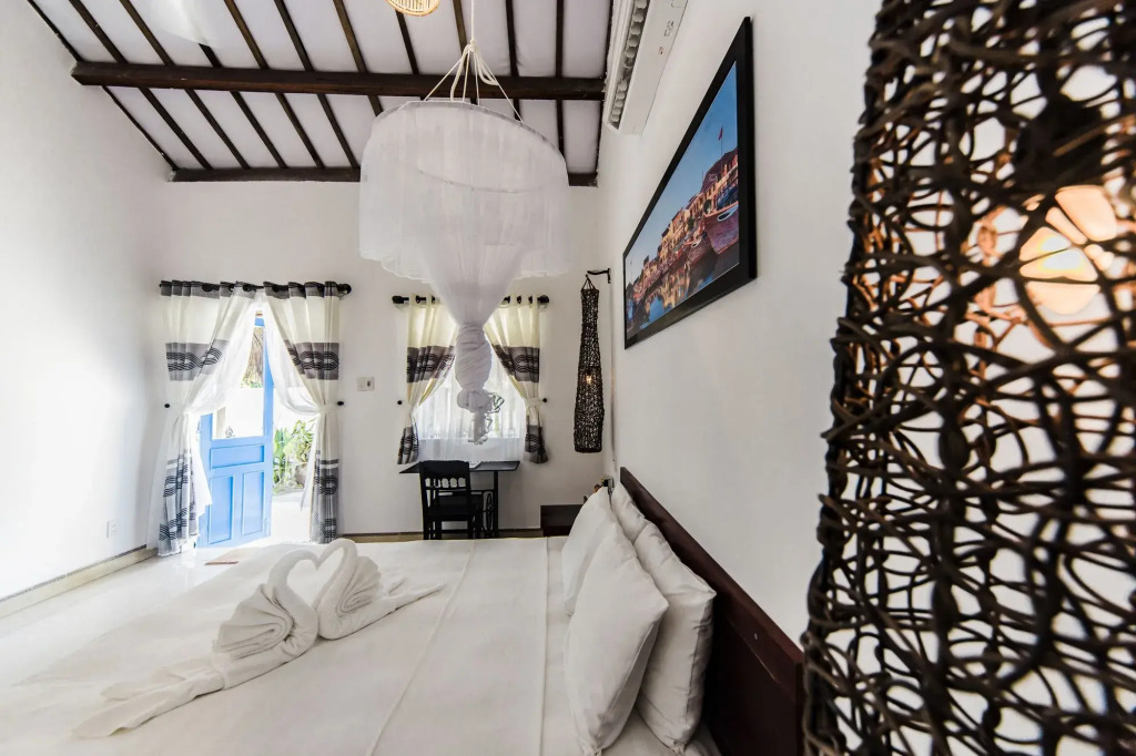 Cashew Tree Bungalow