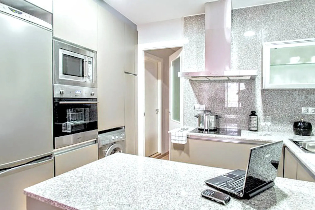 La Rambla spacious 3BR monthly rental - Parsifal