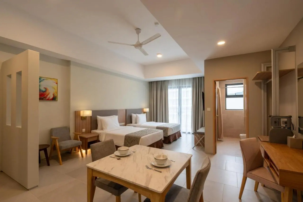 Zenith Suites Cameron