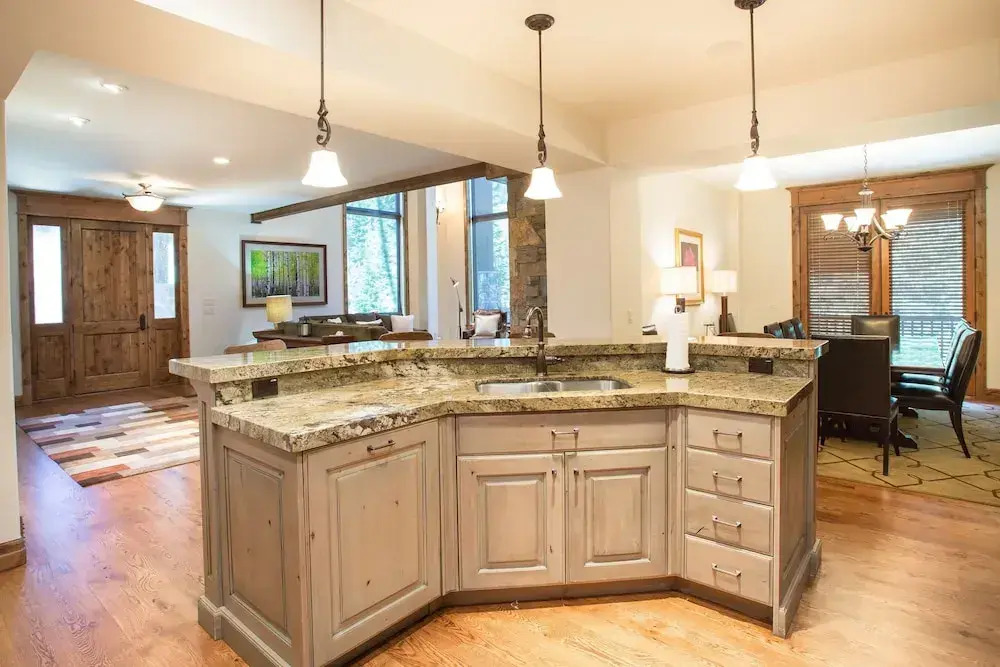 9201 - Silver Aspen - Five Bedroom + Loft Luxury Townhome 4 Hotel Room