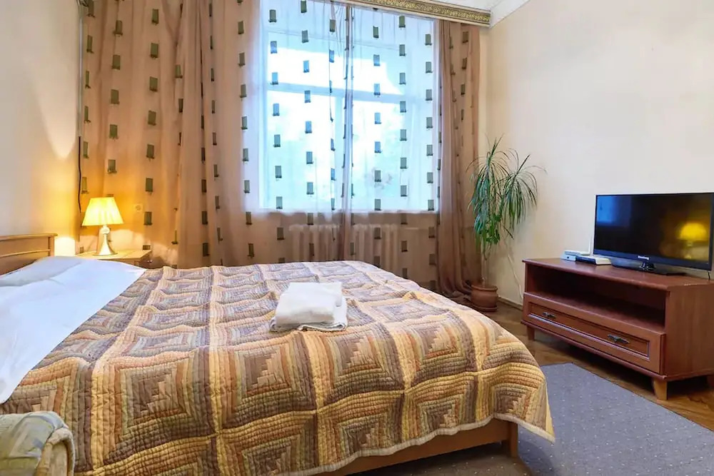 Апартаменты Home-Hotel, ул. Льва Толстого, 5А