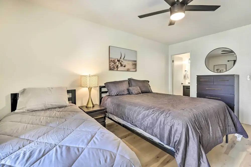 1 Mi to Dtwn Chandler: Townhome w/ Community Pool