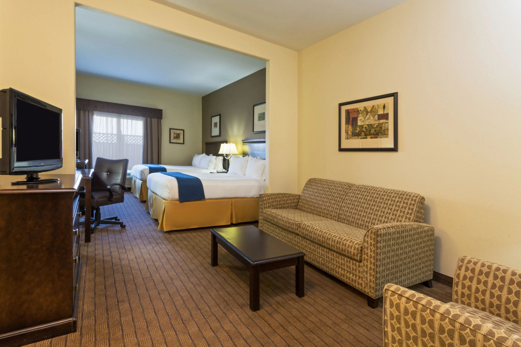 Holiday Inn Express & Suites Moultrie by IHG